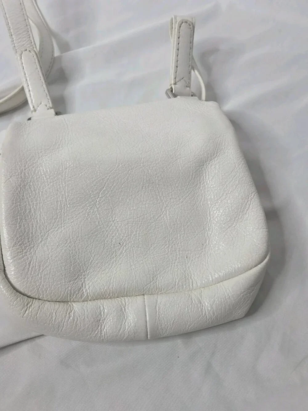 Marc by Marc Jacobs Women's Small White Pebbled Shoulder Bag Silver Snap Lined